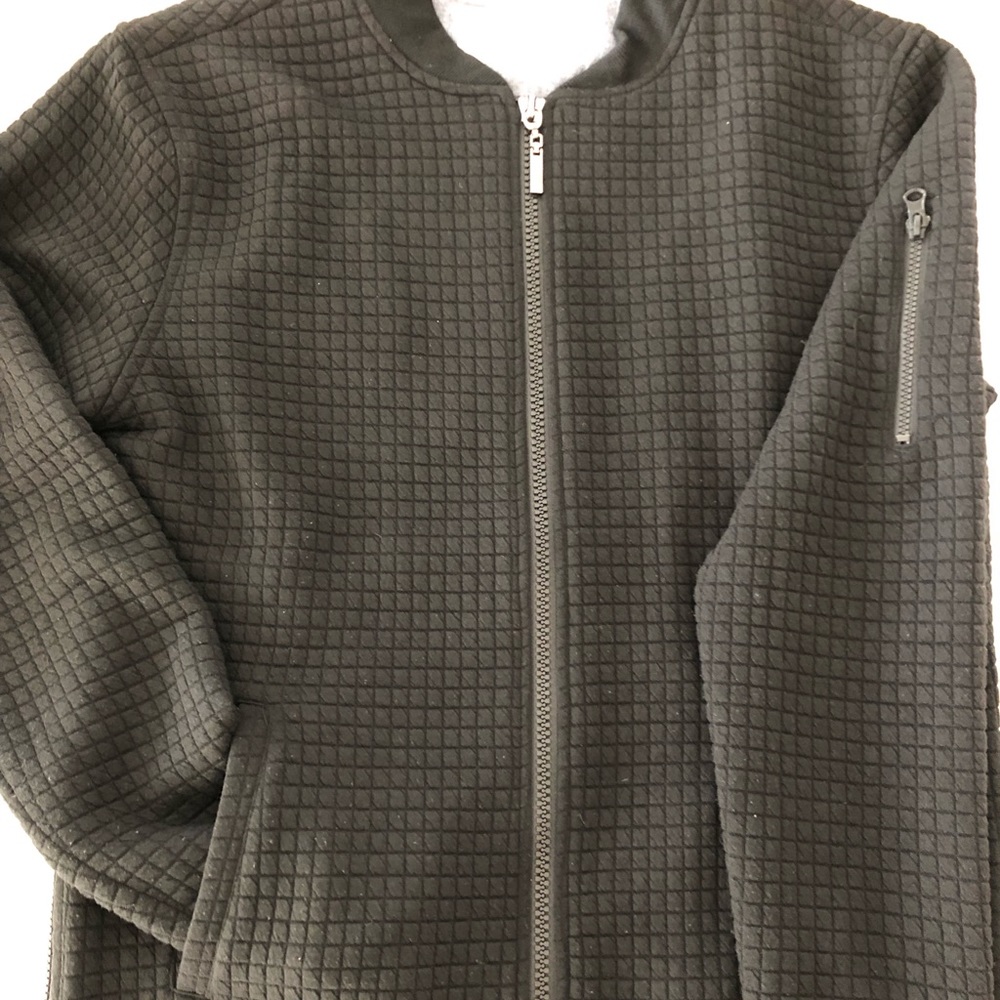Stylish black zippered jacket